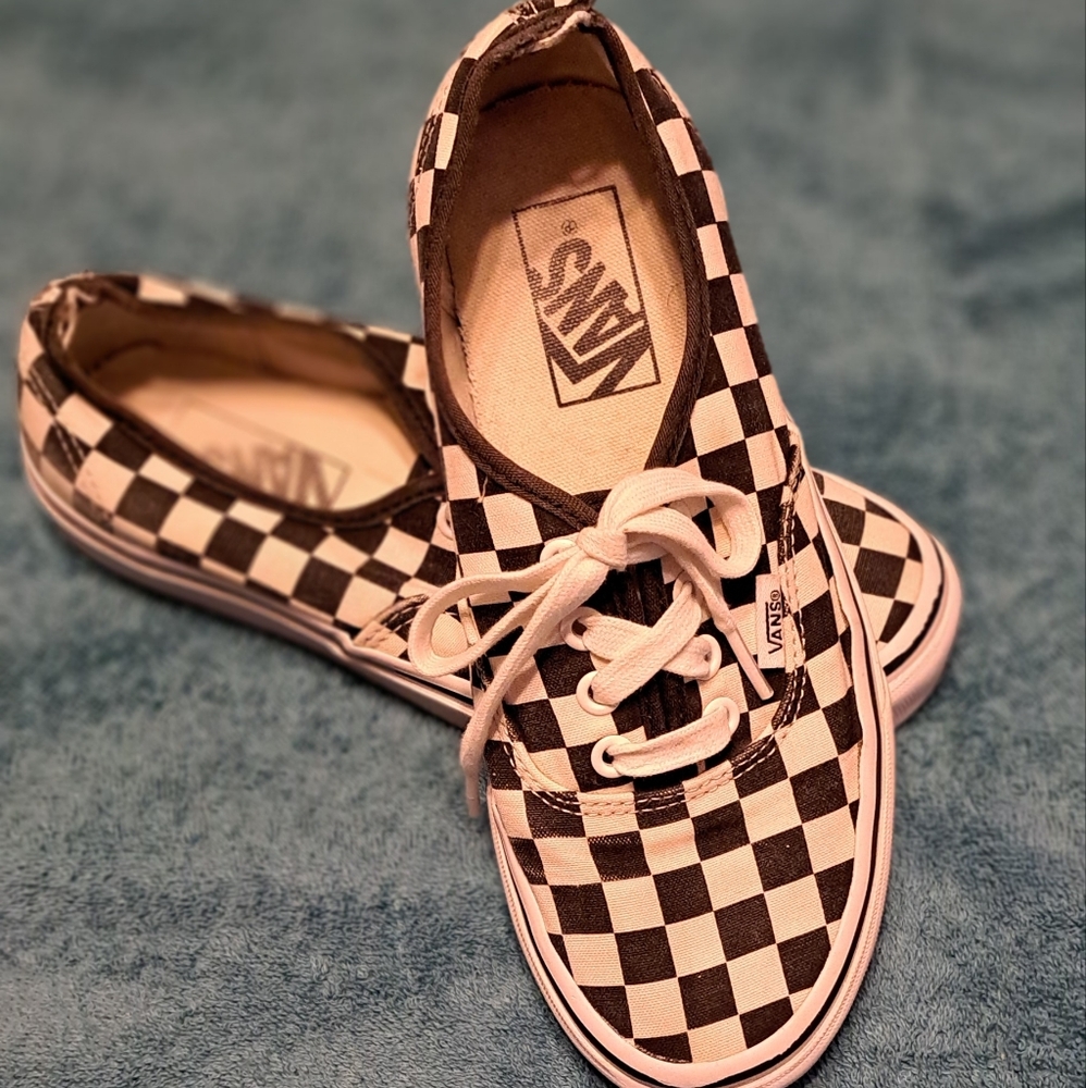 Van's lace up shoes